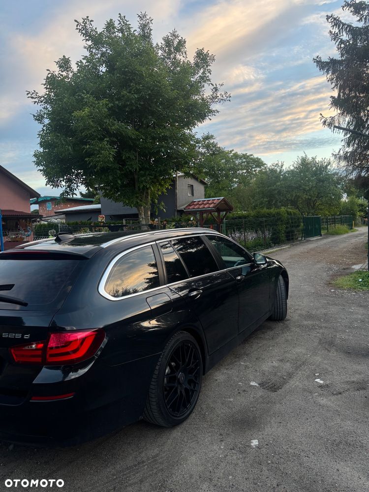 BMW Seria 5 525d xDrive - 6