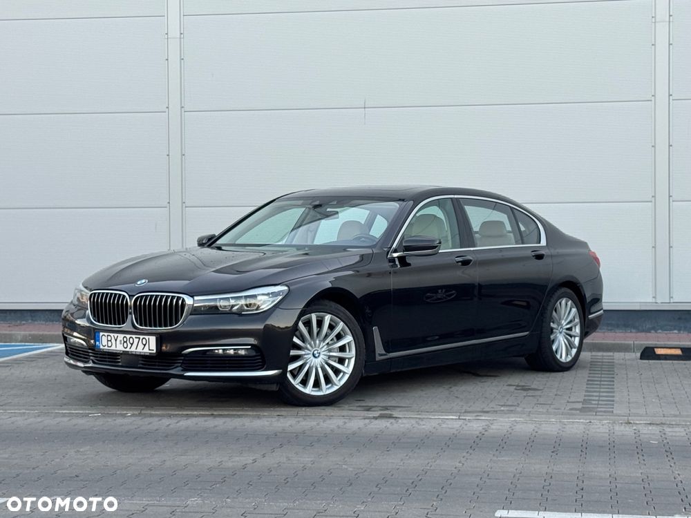 BMW Seria 7 740Li xDrive - 29