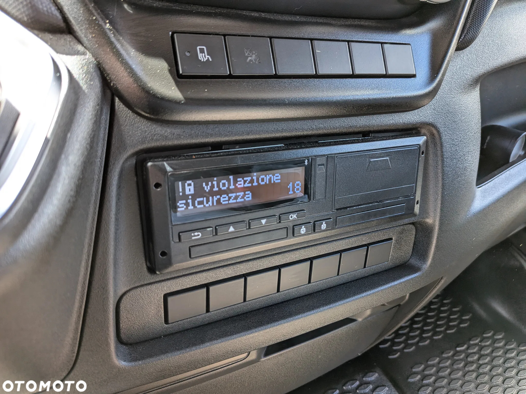 Iveco Daily 35S18HA8/P , Laweta ,Autolaweta , certyfikat VDI ,Zbiornik 280L, Tacho - 10