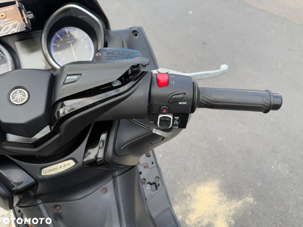 Yamaha Tmax - 12