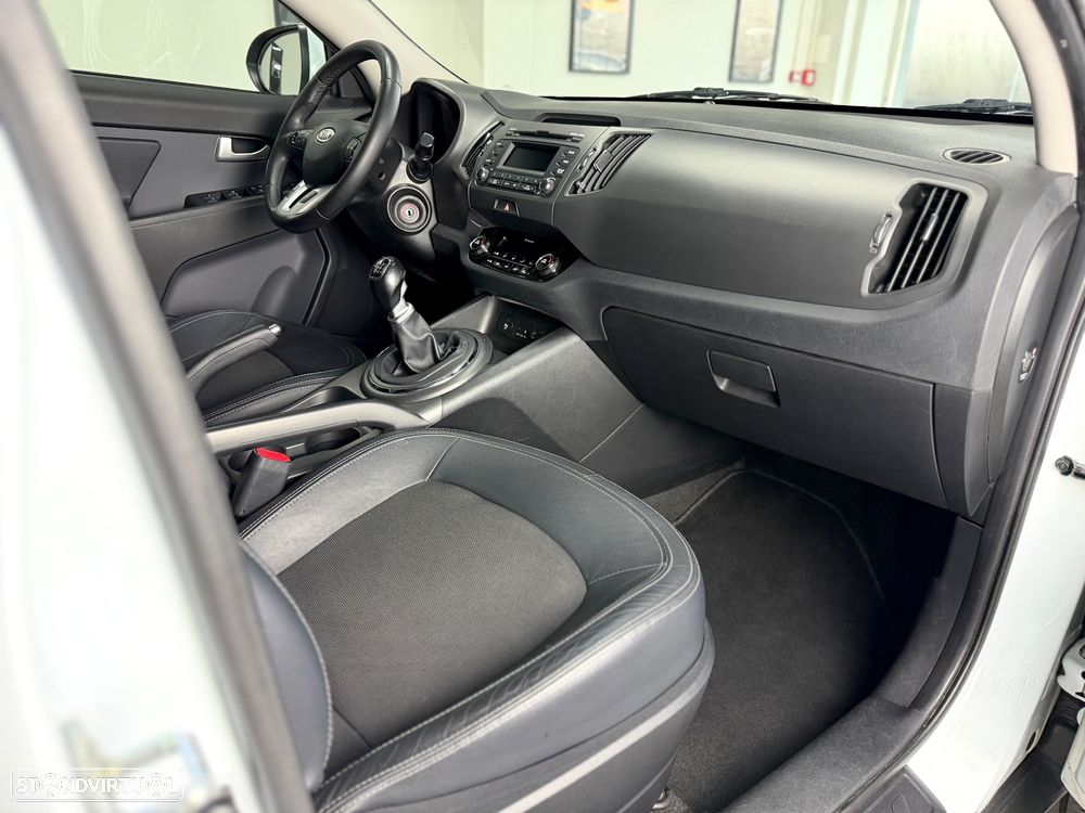 Kia Sportage 1.7 CRDI ISG LX - 22