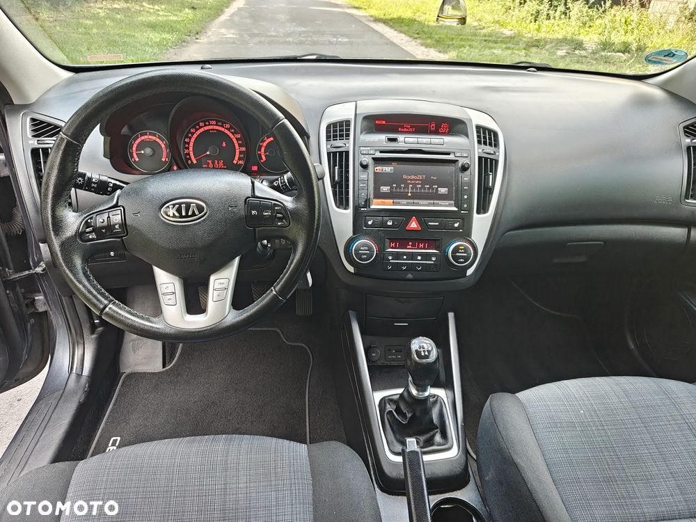 Kia Ceed 1.6 L - 9