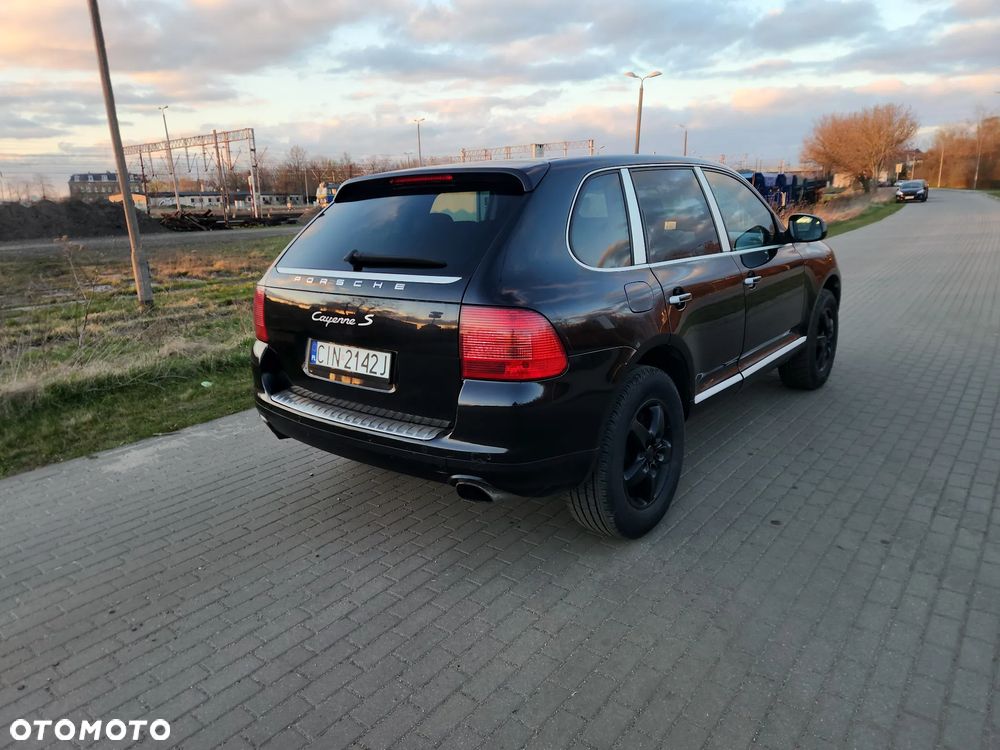 Porsche Cayenne - 5
