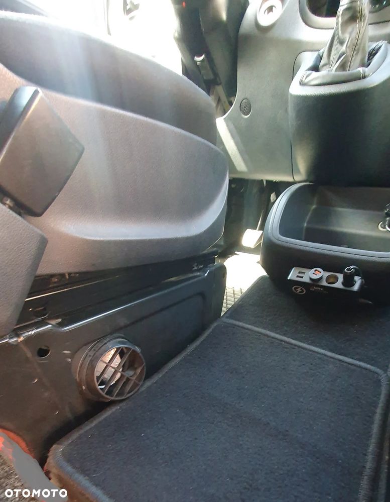 Mercedes-Benz Vito Tourer Base 447.701 - 12