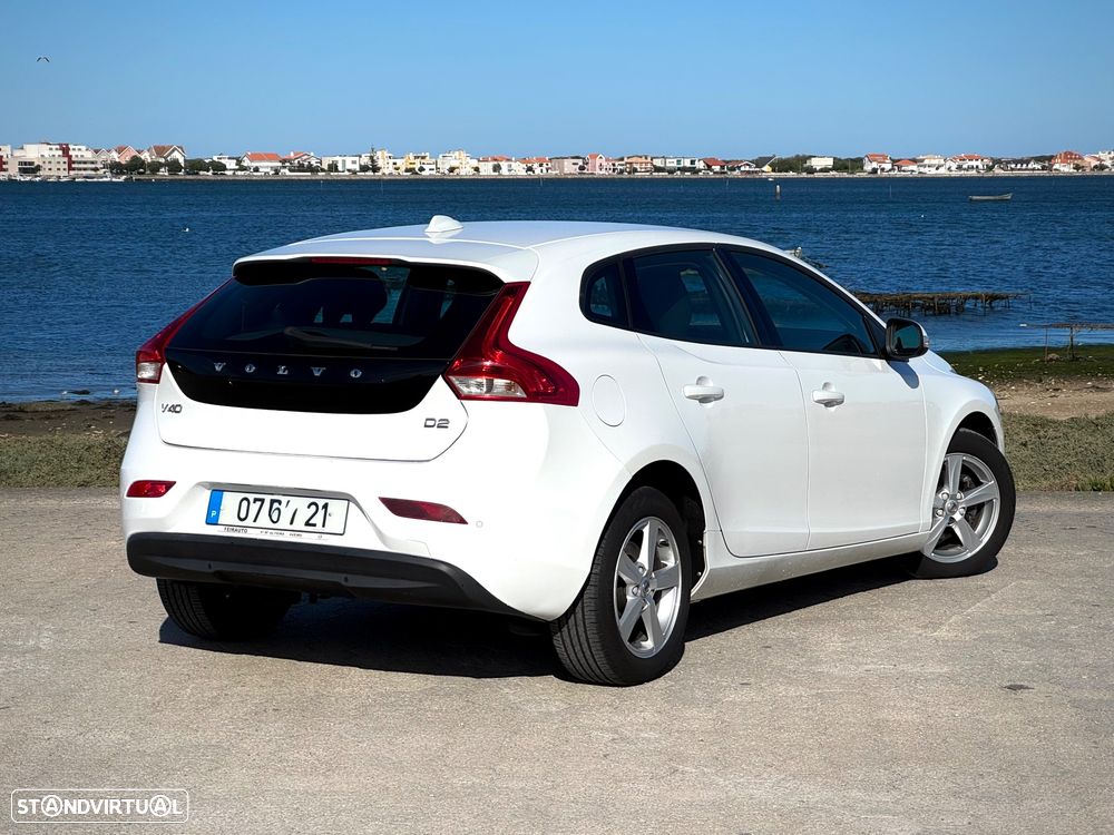Volvo V40 2.0 D2 R-Design Momentum - 4