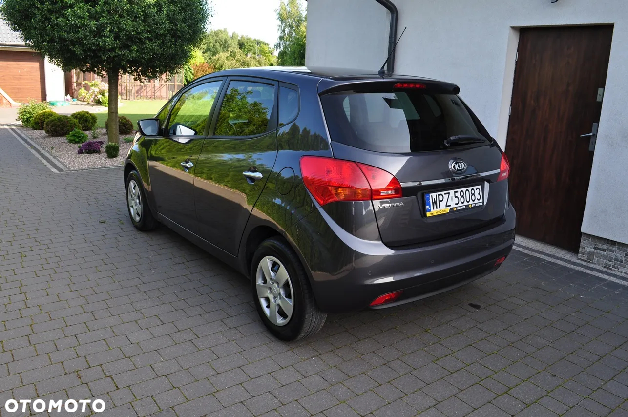 Kia Venga - 4