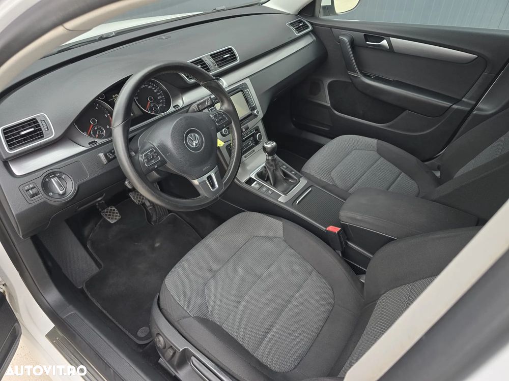 Volkswagen Passat 2.0 TDI BlueMotion Technology Business Edition - 6