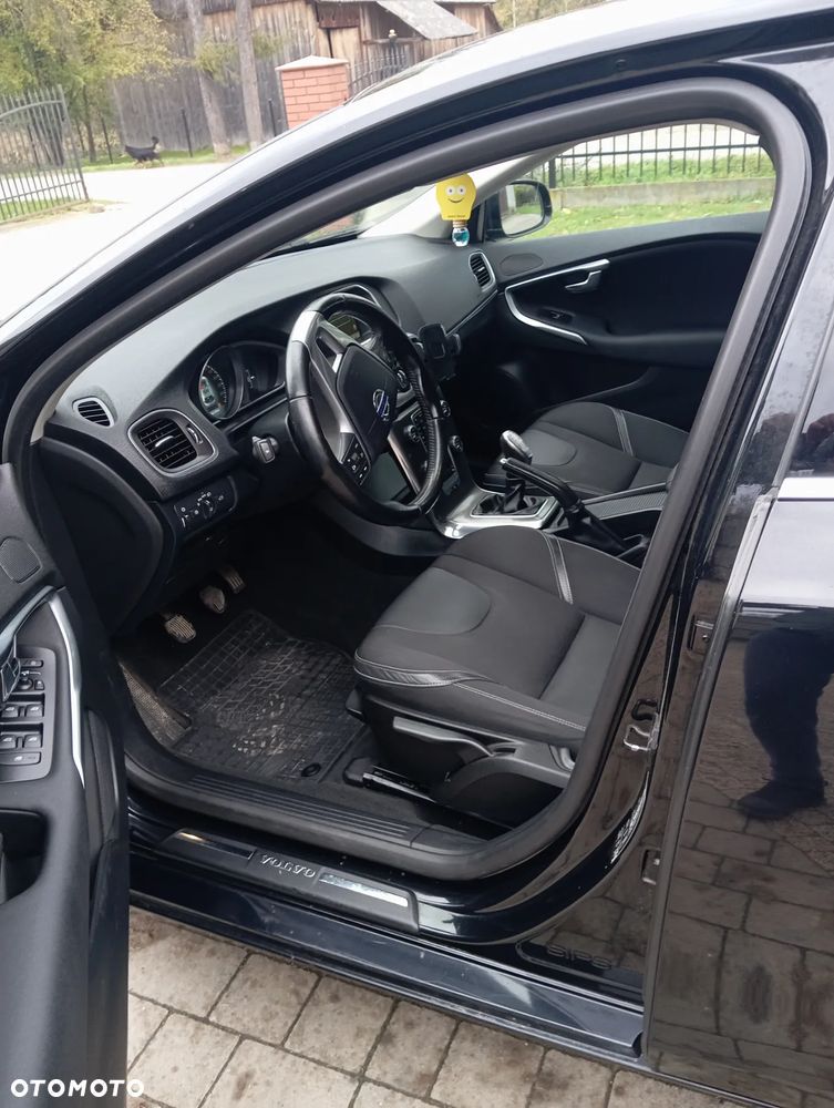 Volvo V40 D2 - 11