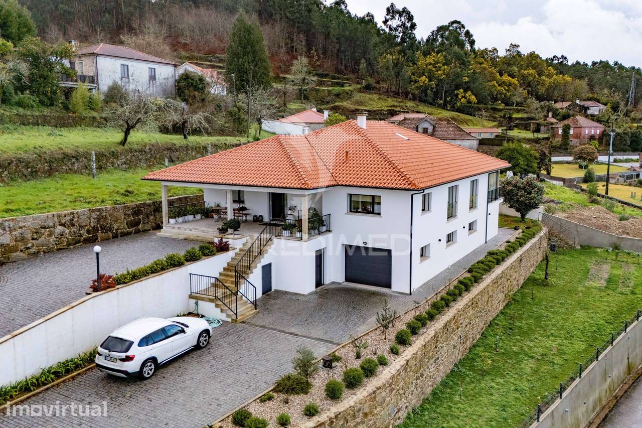 Moradia de Excelência em Rubiães – Paredes de Coura - Grande imagem: 2/39