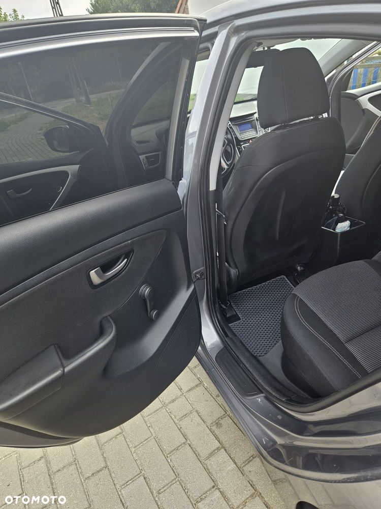 Hyundai i30 1.4 Base - 14