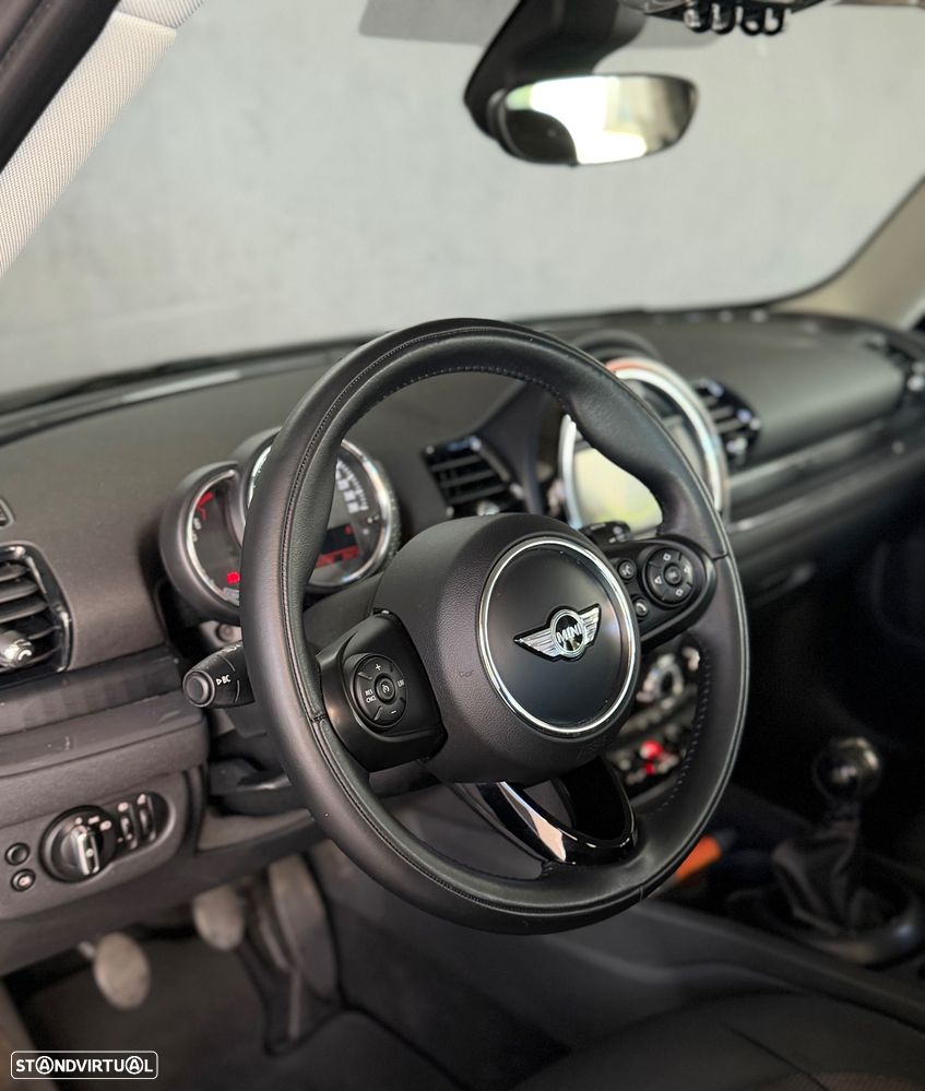 MINI Clubman Cooper Essential - 14