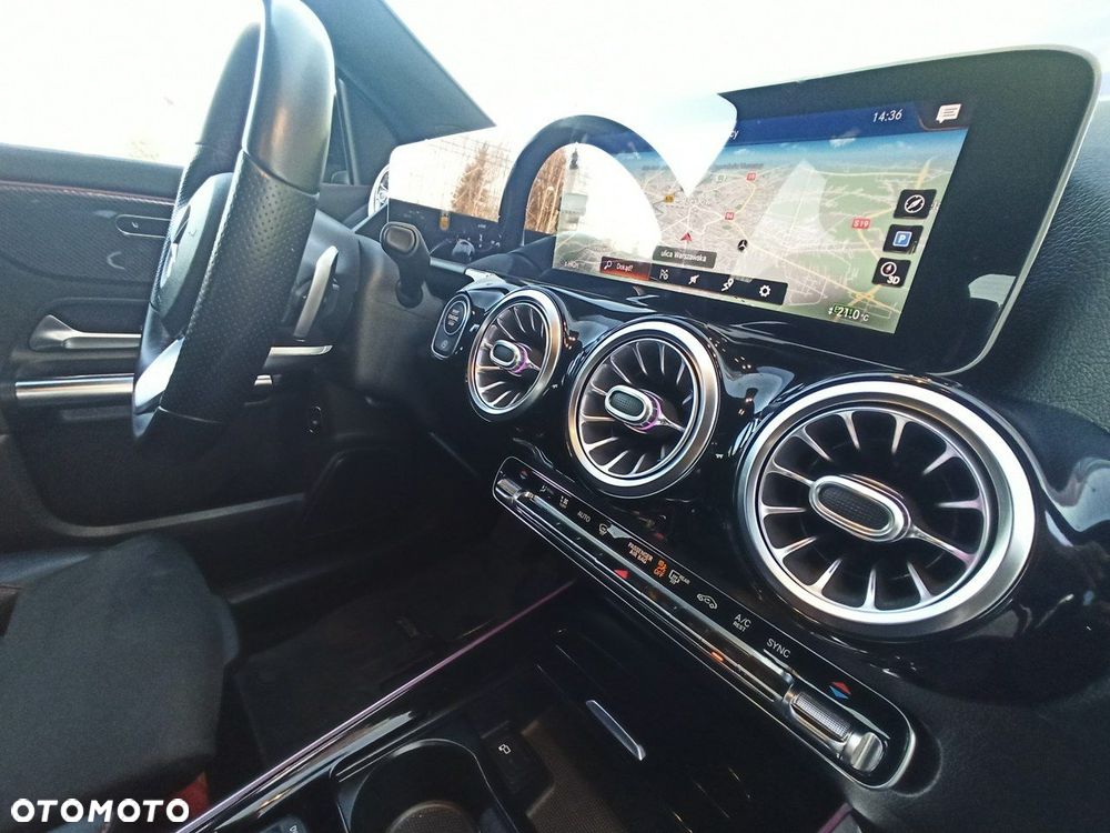 Mercedes-Benz GLA - 18