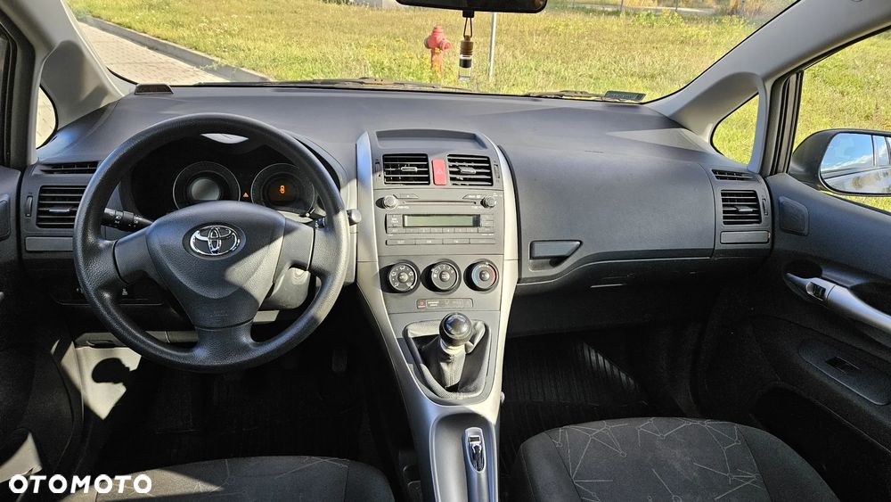 Toyota Auris 1.4 D-4D Luna - 8