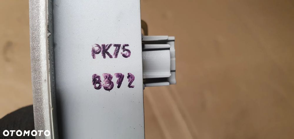 Lampka oświetlenie kabiny podsufitki Nissan Note E11 - 6