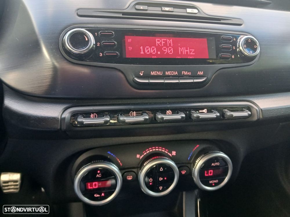 Alfa Romeo Giulietta 1.6 JTDm Distinctive - 12