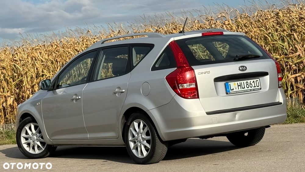 Kia Ceed - 26