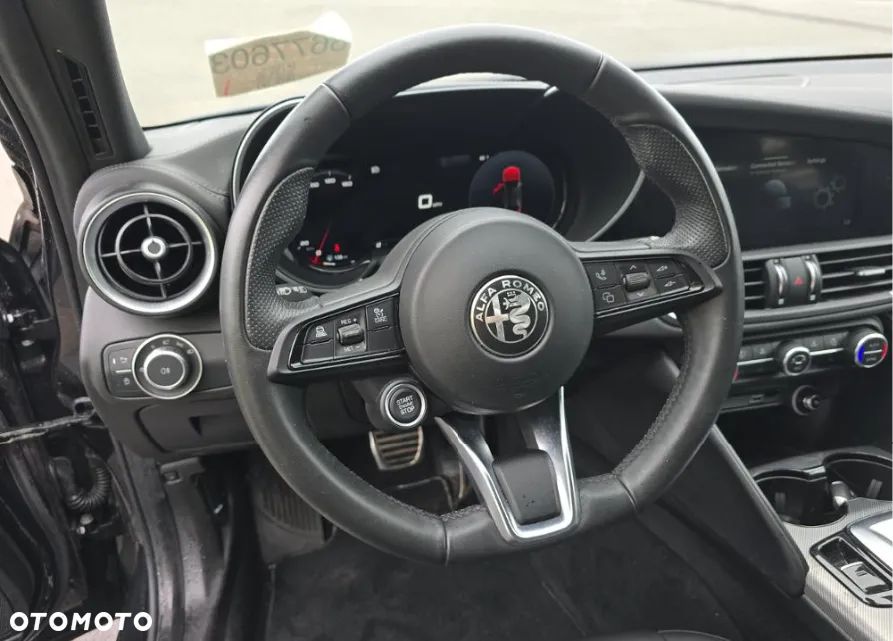 Alfa Romeo Giulia 2.0 Turbo TI Q4 - 8