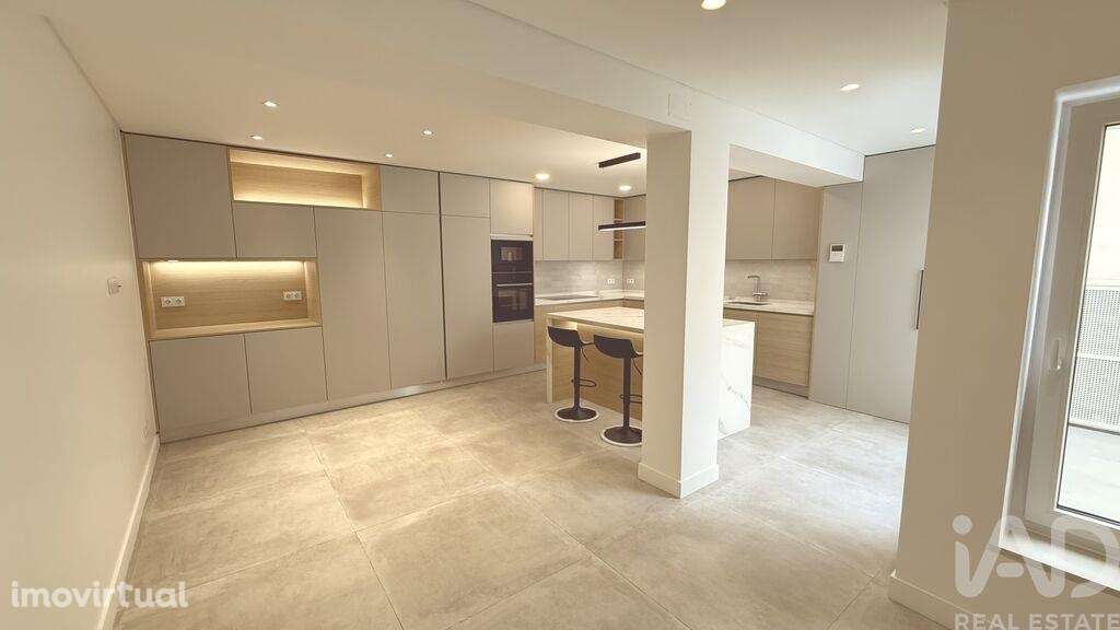 Apartamento T2 em Santo António - Grande imagem: 2/17