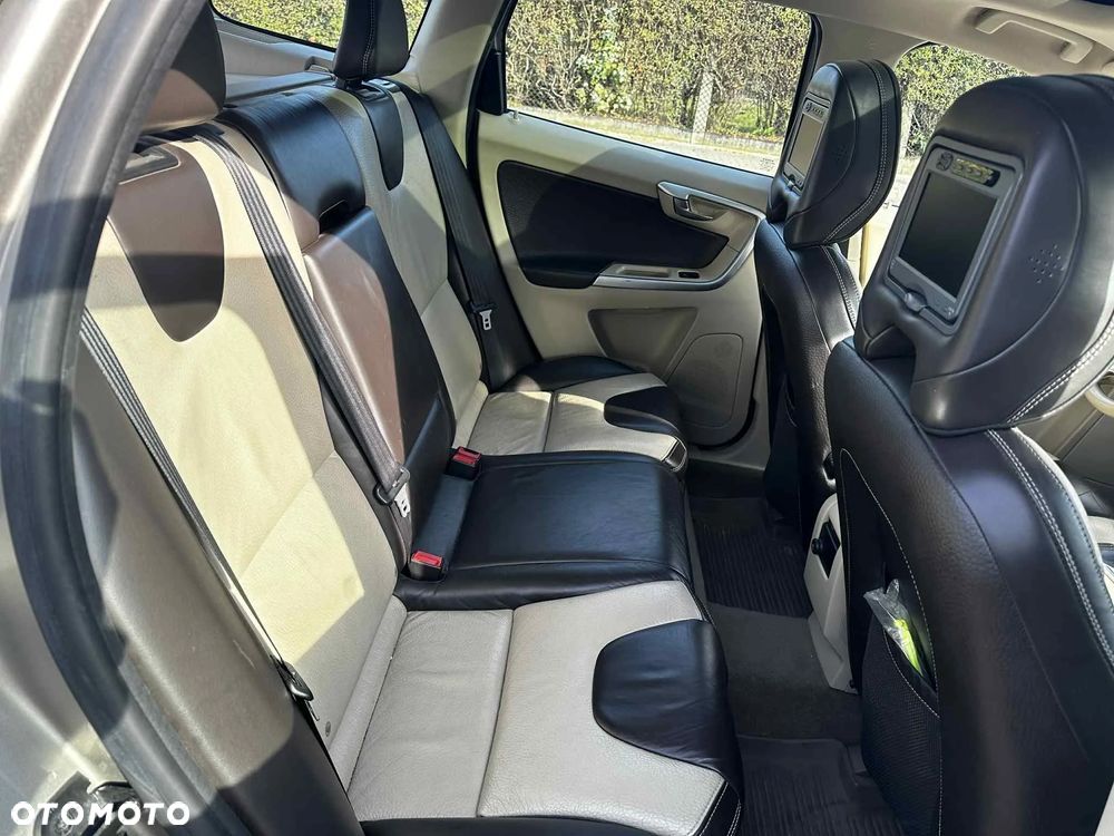 Volvo XC 60 - 8