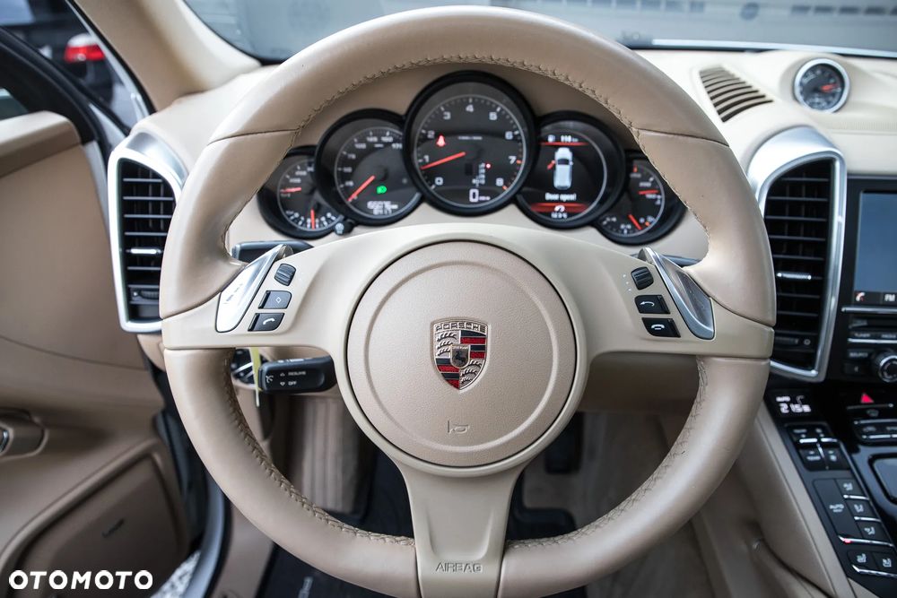 Porsche Cayenne - 30
