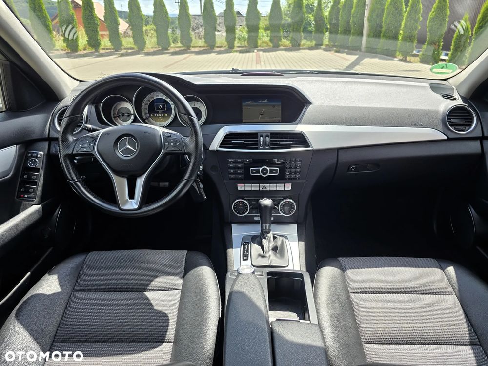 Mercedes-Benz Klasa C 180 CGI Automatik BlueEFFICIENCY SPORT EDITION - 25