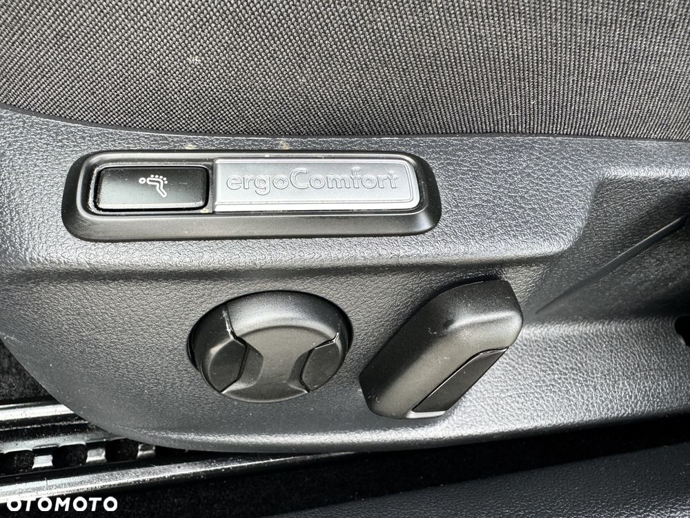 Volkswagen Passat Variant 2.0 TDI SCR Business - 9