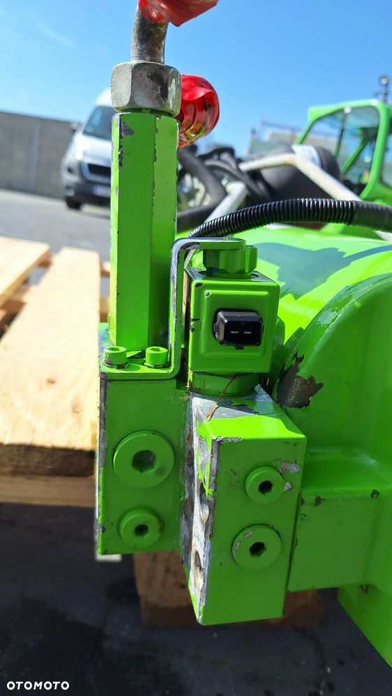 Zamek hydrauliczny siłownika podnoszenia ramienia Merlo 34.7 amortyzacja - 3