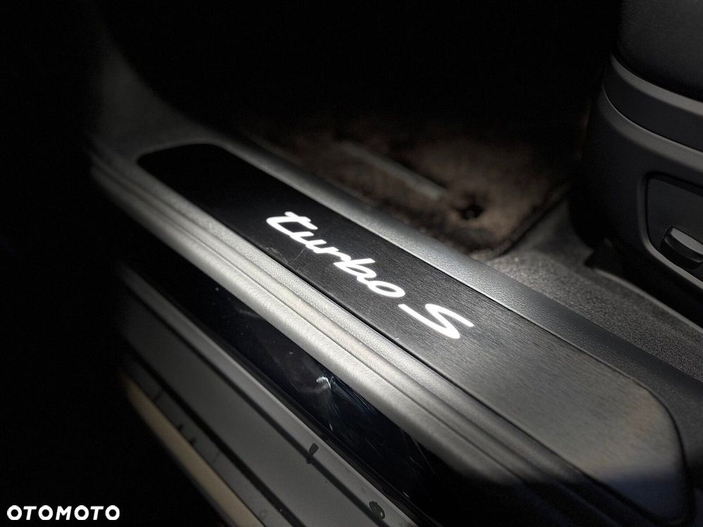 Porsche Panamera - 27