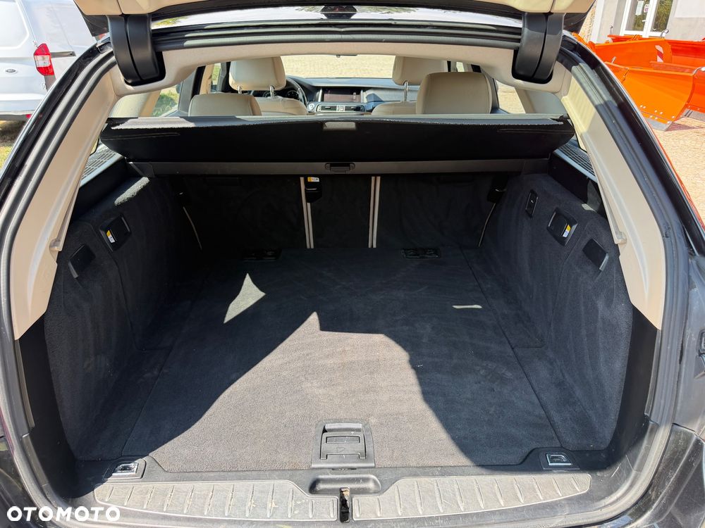 BMW Seria 5 518d Sport Line - 31