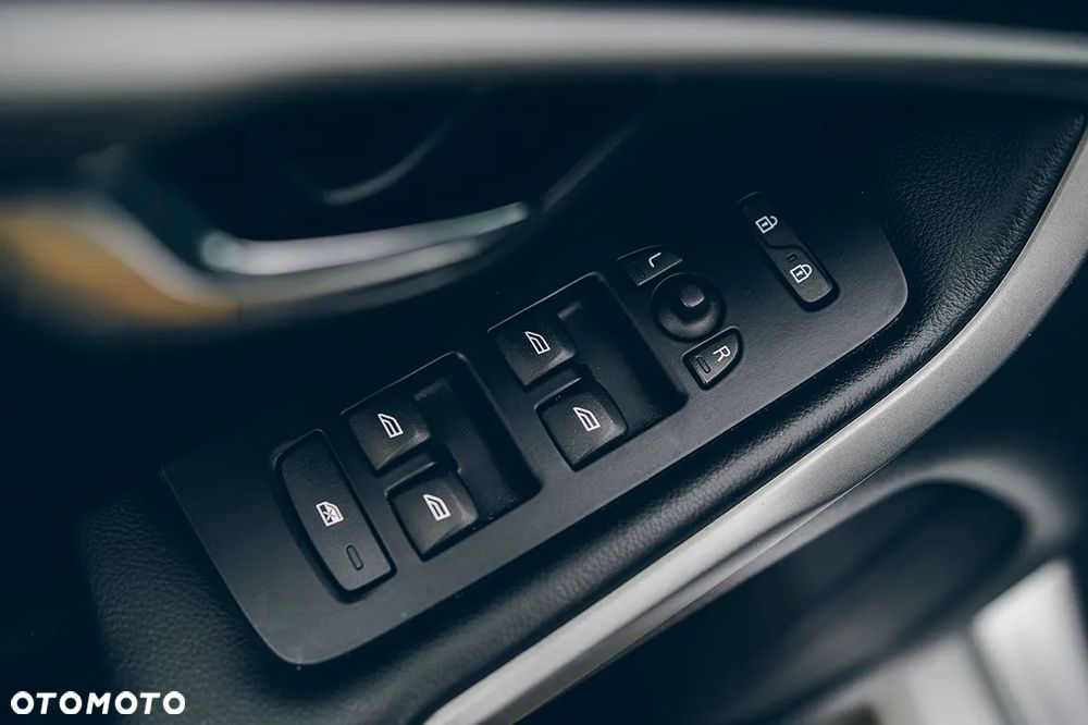 Volvo V40 D2 Drive-E Momentum - 23