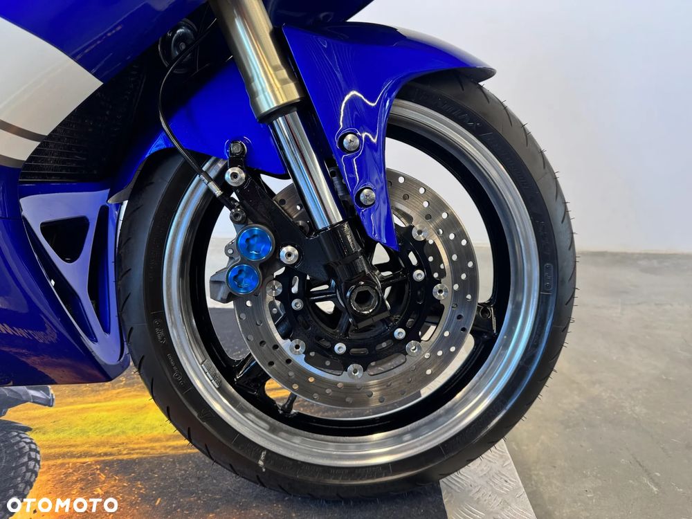 Yamaha YZF - 8