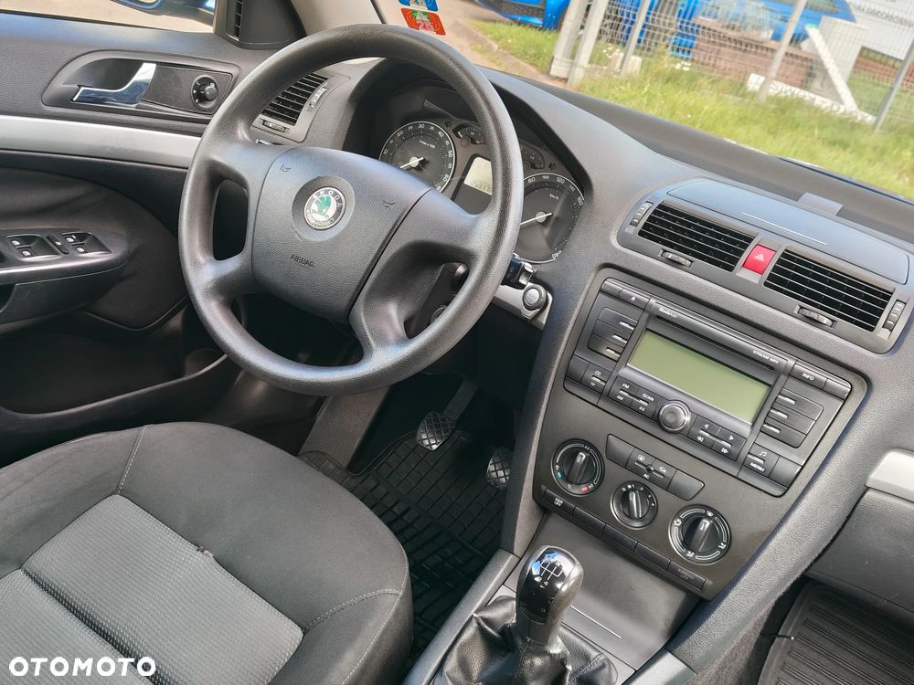Skoda Octavia 1.6 FSI Classic - 17