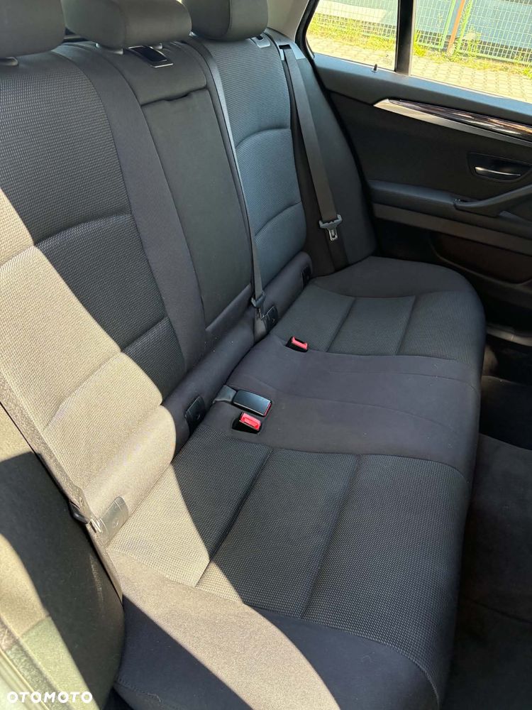BMW Seria 5 525d - 21