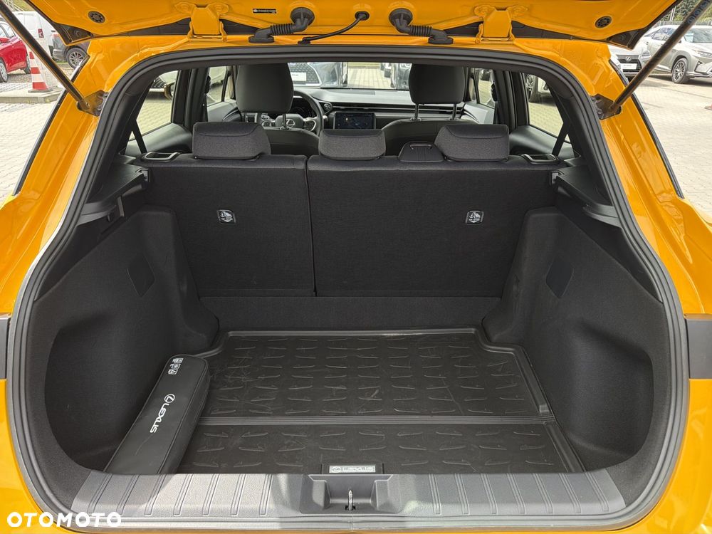 Lexus LBX 1.5 Hybrid - 13