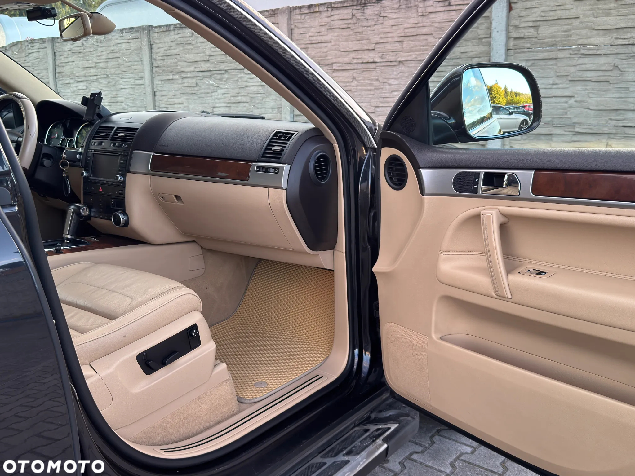 Volkswagen Touareg - 12