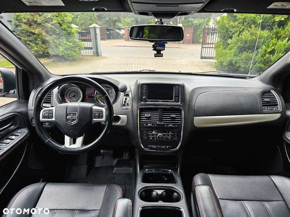 Dodge Grand Caravan 3.6 R/T - 18