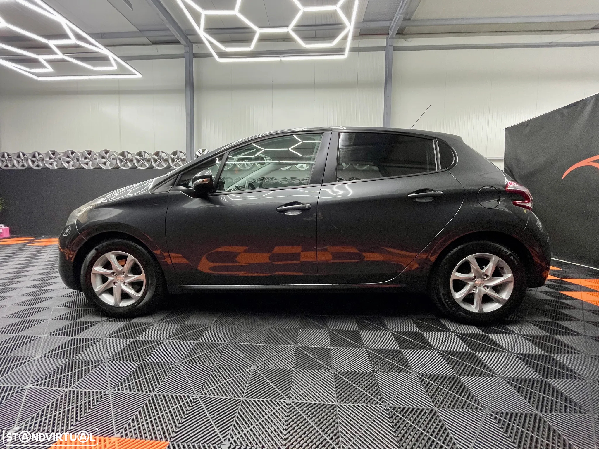 Peugeot 208 1.2 PureTech Style - 8