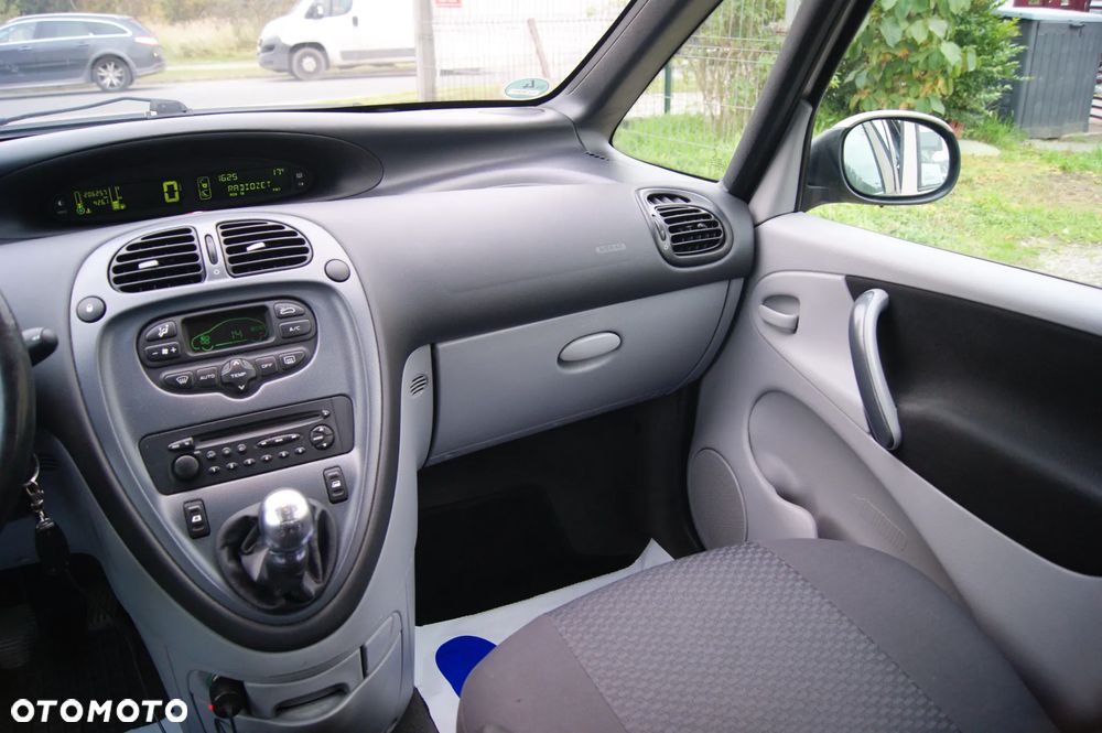 Citroën Xsara Picasso 1.6i Confort - 26