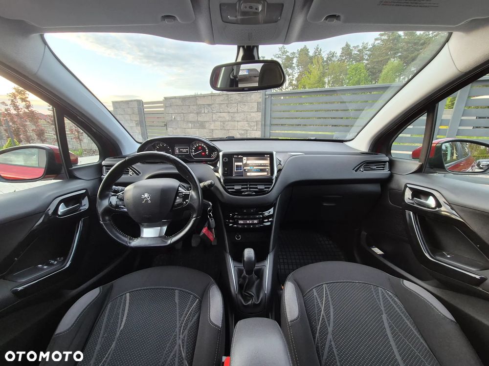 Peugeot 208 PureTech 82 Allure - 17