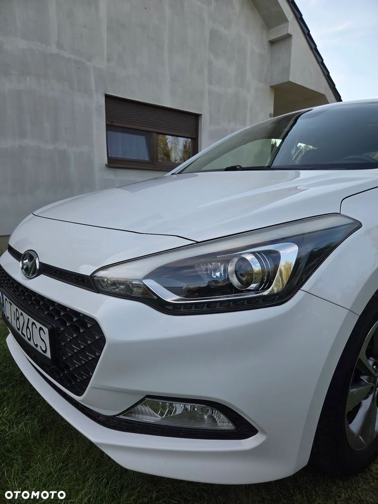 Hyundai i20 1.2 Intro Edition - 17