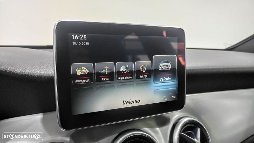 Mercedes-Benz CLA 200 d Shooting Brake AMG Line Aut. - 36