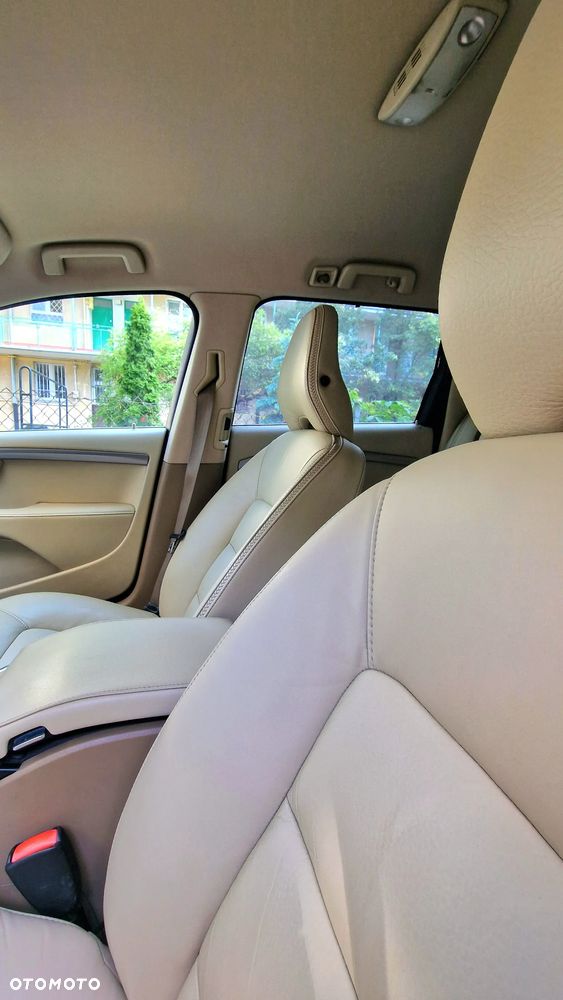 Volvo XC 70 D5 AWD Momentum - 19
