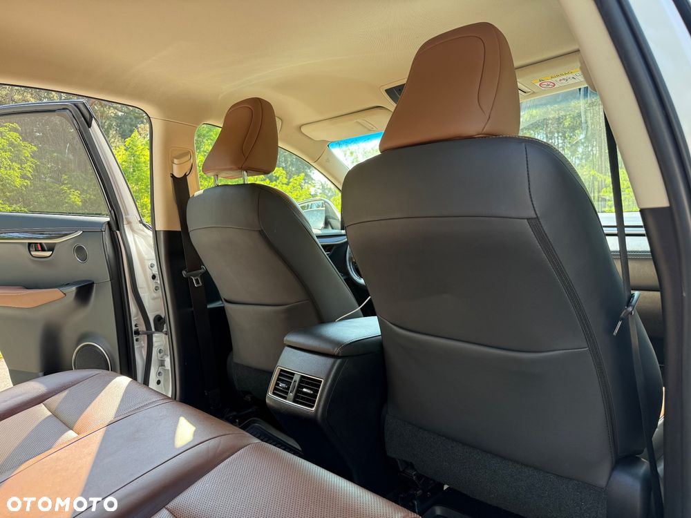 Lexus NX 200t Prestige AWD - 29