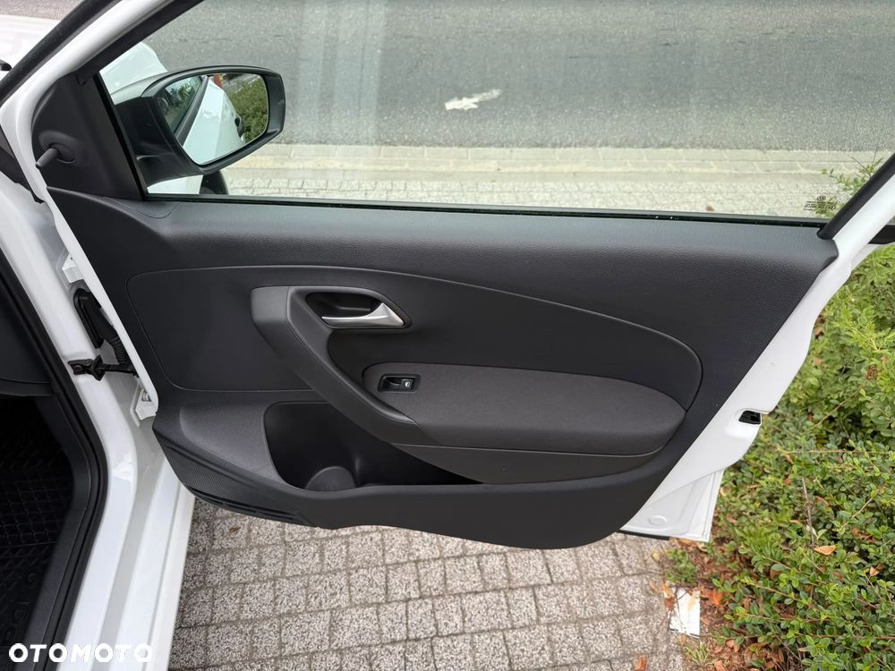 Volkswagen Polo - 16
