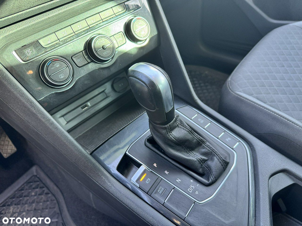 Volkswagen Tiguan - 10