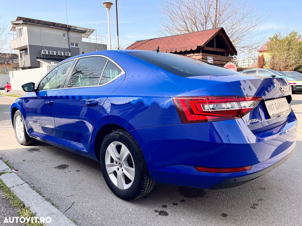 Skoda Superb 2.0 TDI DSG Sportline - 10