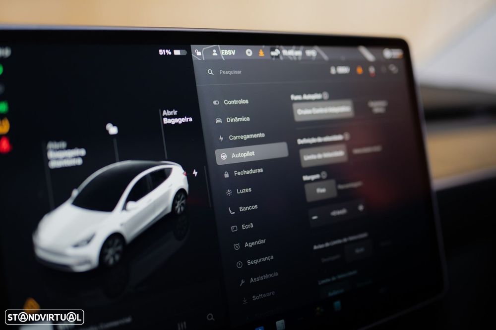 Tesla Model Y Standard RWD - 41