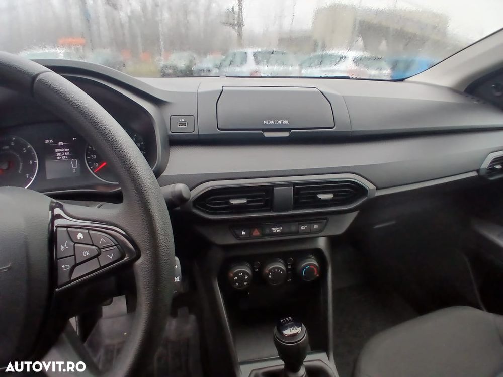 Dacia Logan TCe 90 Essential - 6