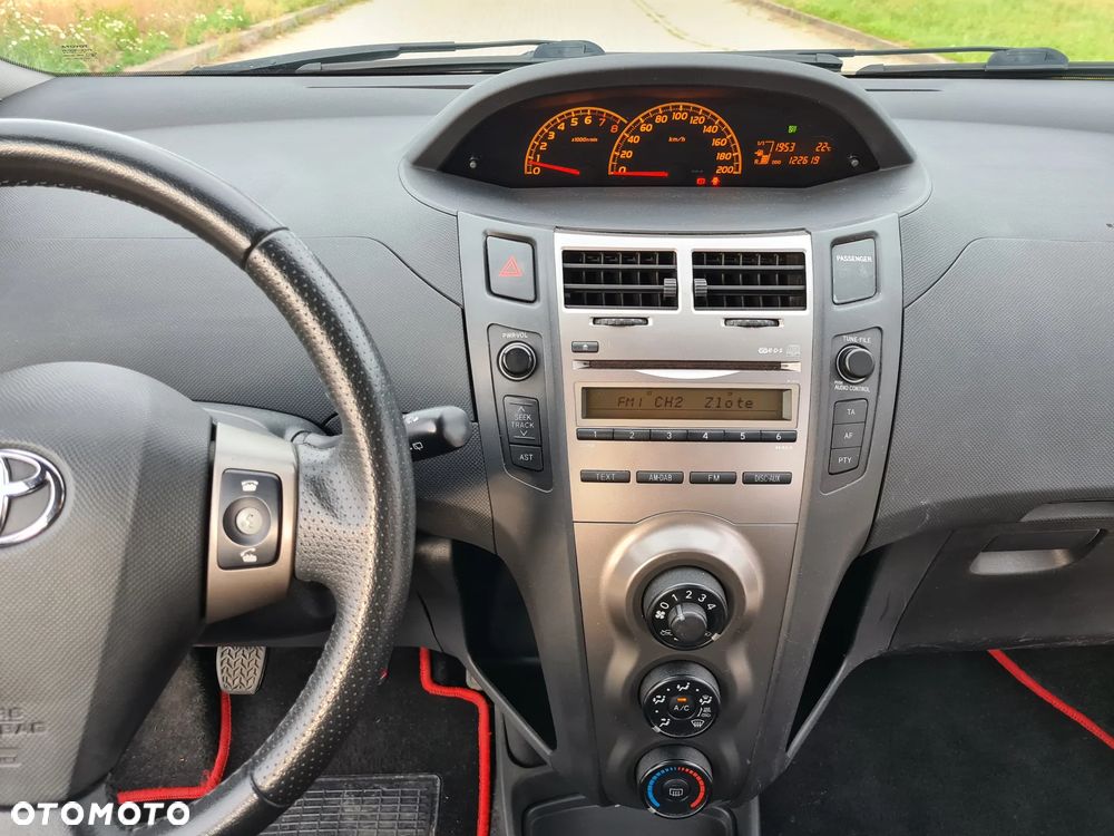 Toyota Yaris 1.33 Prestige - 16