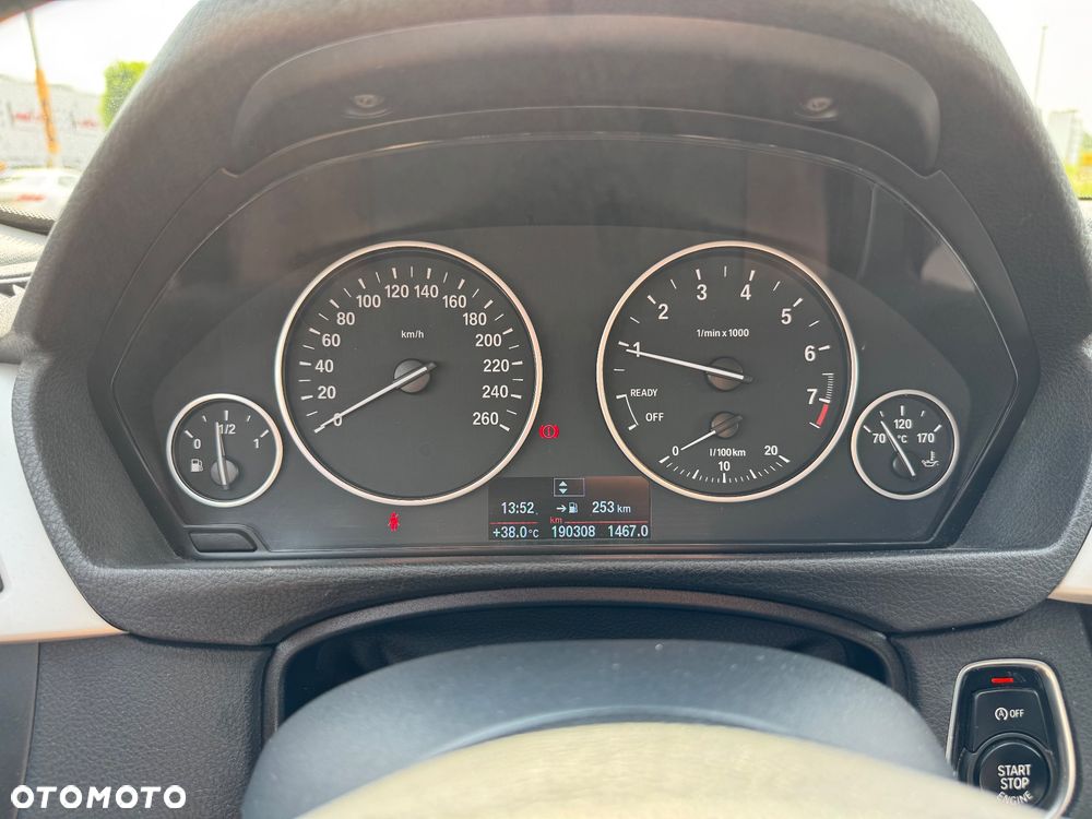 BMW Seria 3 318i - 10